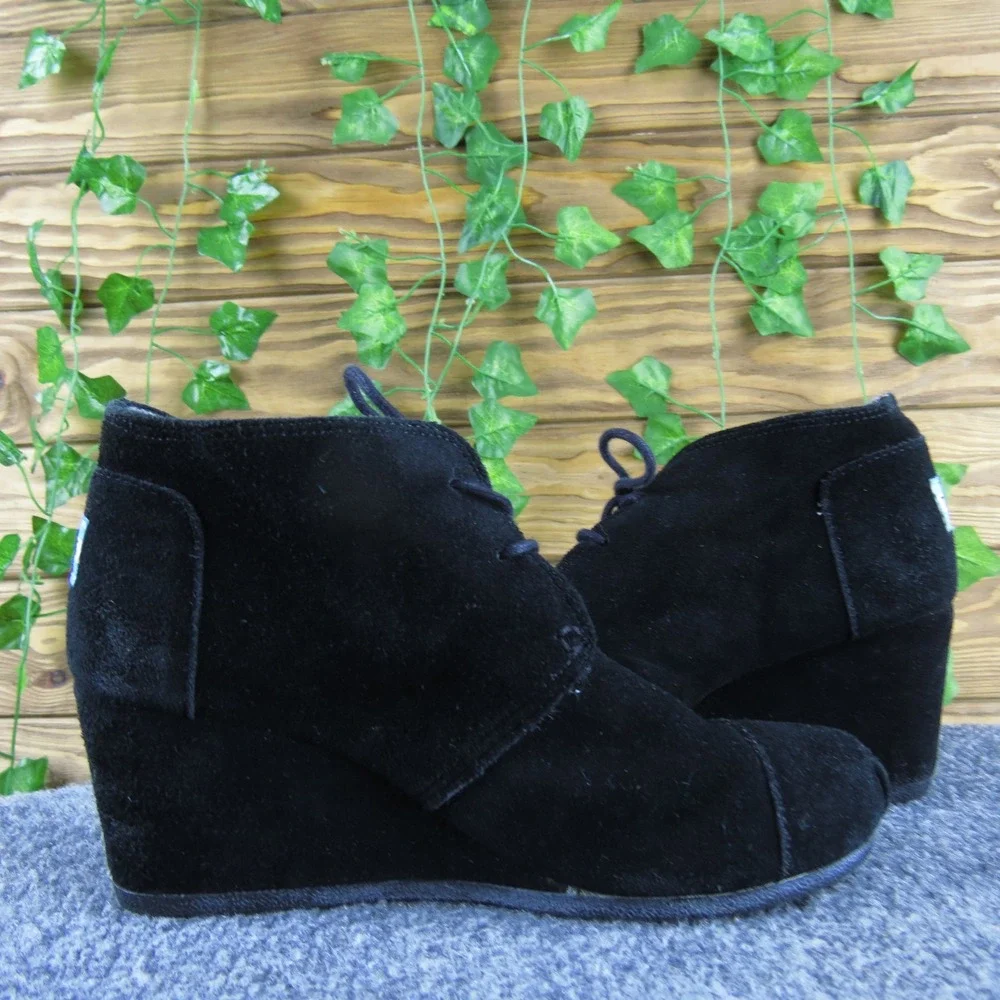 TOMS Kala Chukka Black Suede‎ Lace Up Ankle Wedge Booties Womens Shoes 7.5